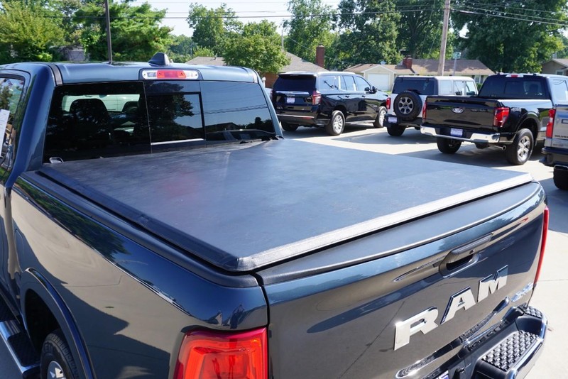 Ram 1500 Vehicle Full-screen Gallery Image 19