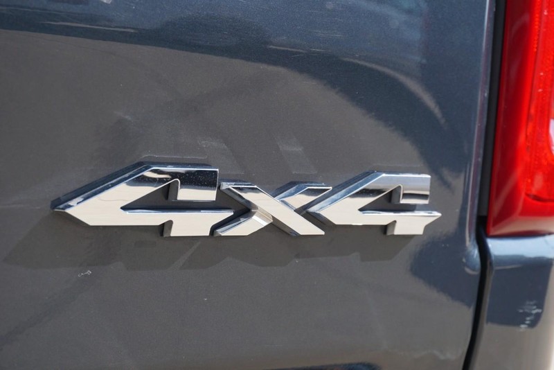 Ram 1500 Vehicle Full-screen Gallery Image 23
