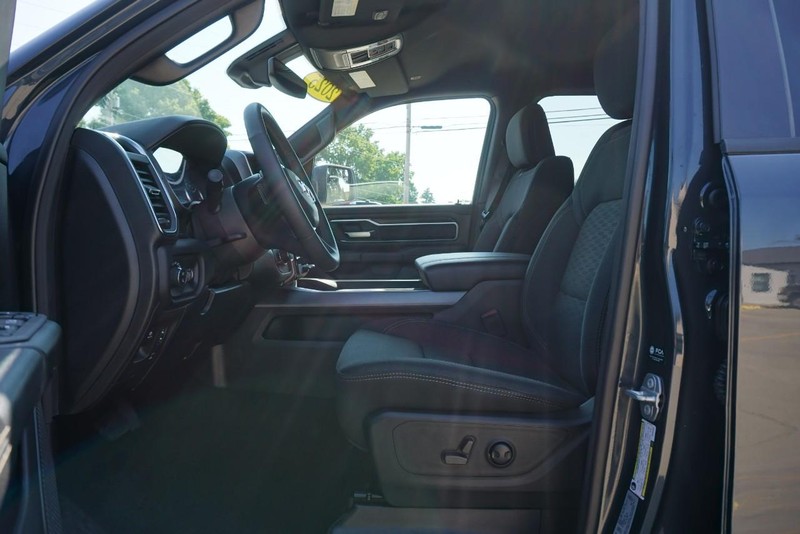 Ram 1500 Vehicle Full-screen Gallery Image 27