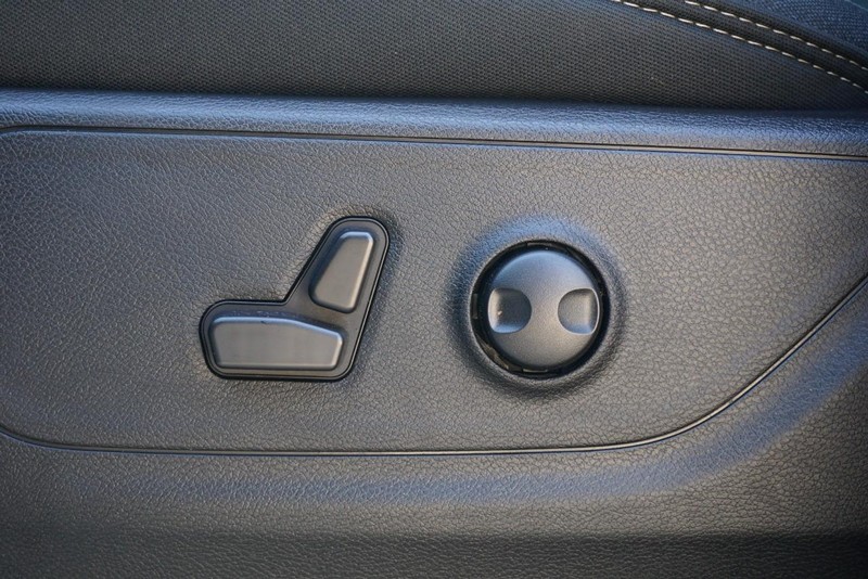 Ram 1500 Vehicle Full-screen Gallery Image 28