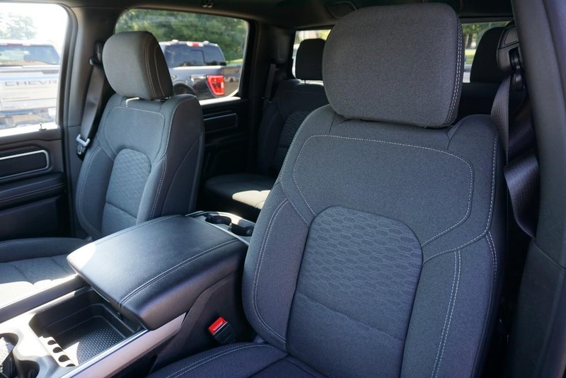 Ram 1500 Vehicle Full-screen Gallery Image 29