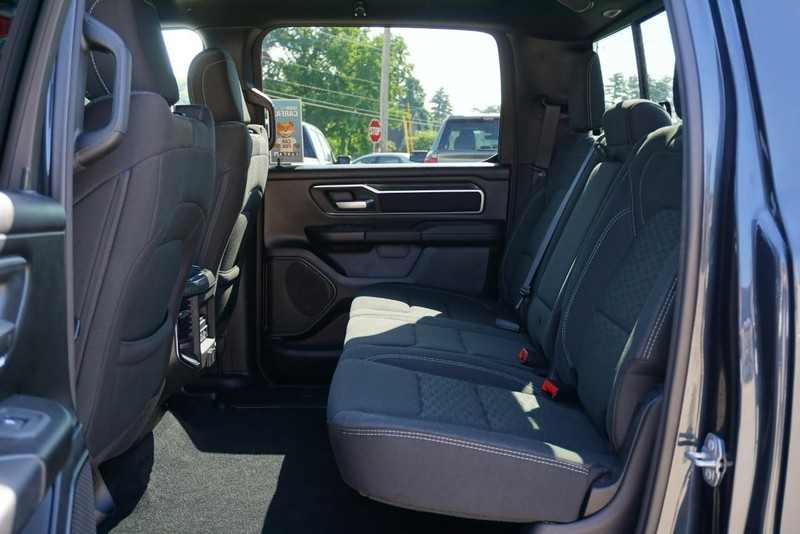Ram 1500 Vehicle Full-screen Gallery Image 30