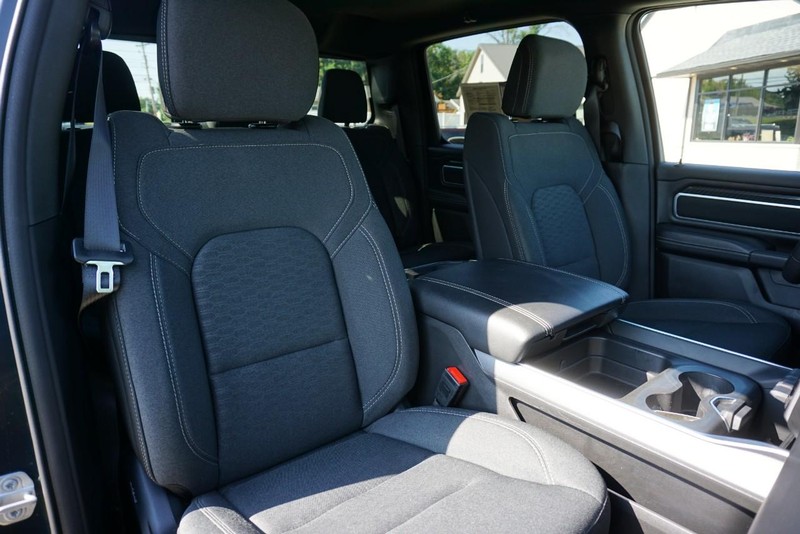 Ram 1500 Vehicle Full-screen Gallery Image 35