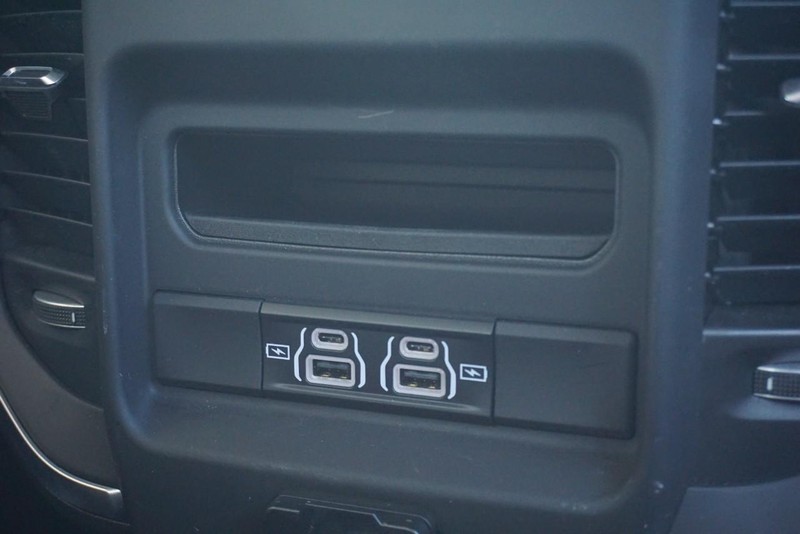 Ram 1500 Vehicle Full-screen Gallery Image 40