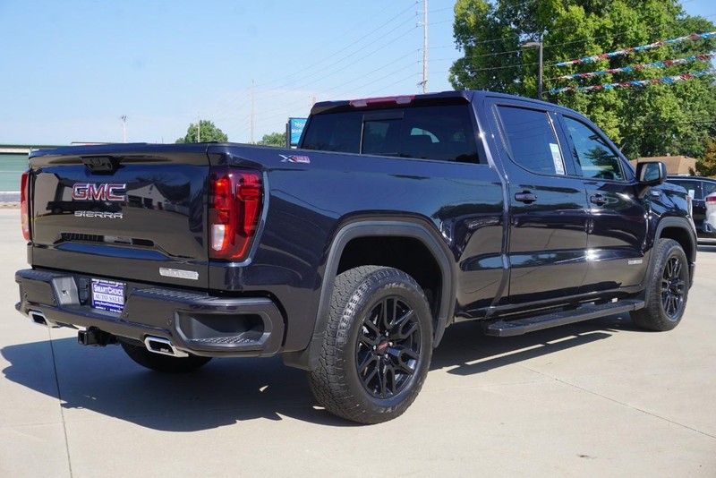GMC Sierra 1500 Vehicle Full-screen Gallery Image 03