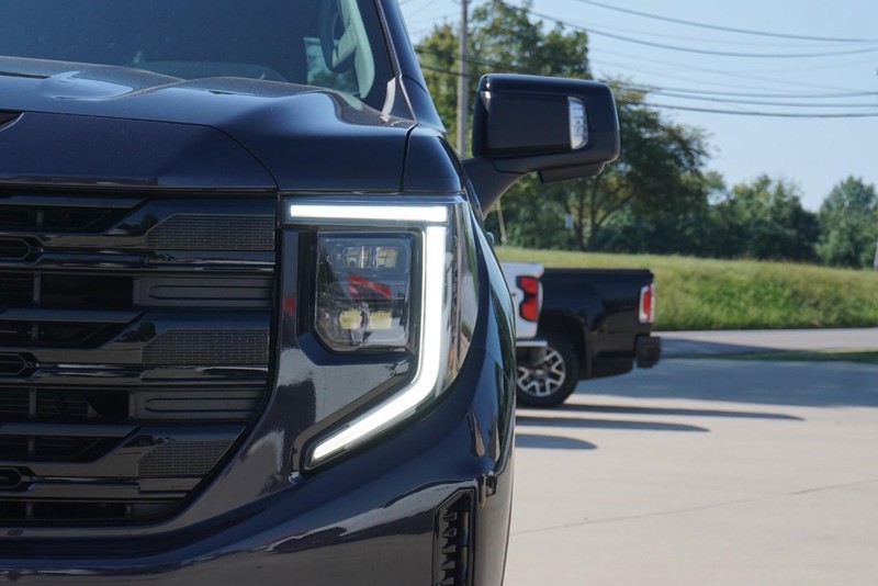 GMC Sierra 1500 Vehicle Full-screen Gallery Image 10
