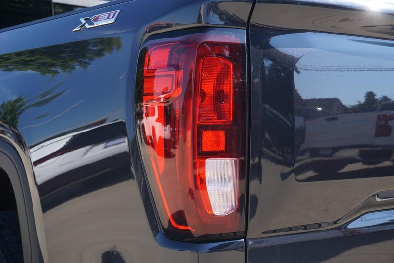 GMC Sierra 1500 Vehicle Full-screen Gallery Image 21