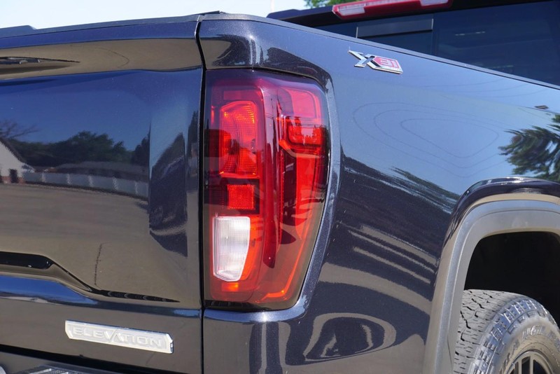 GMC Sierra 1500 Vehicle Full-screen Gallery Image 22