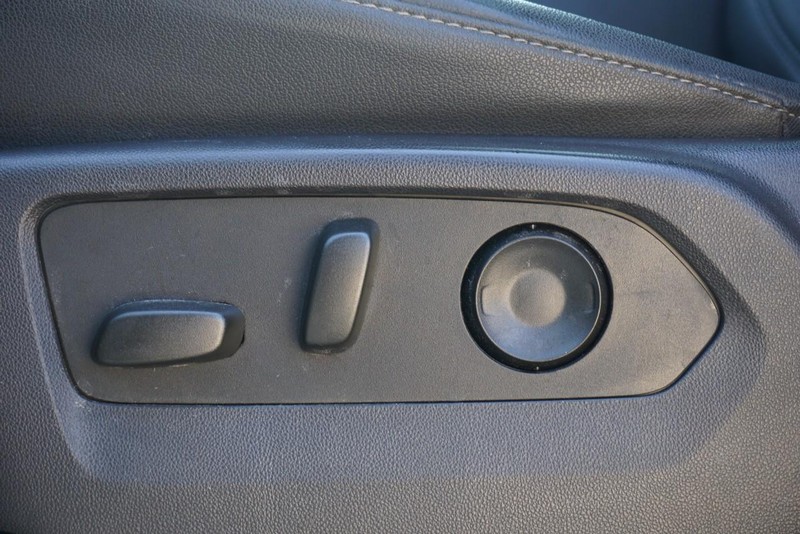 GMC Sierra 1500 Vehicle Full-screen Gallery Image 27