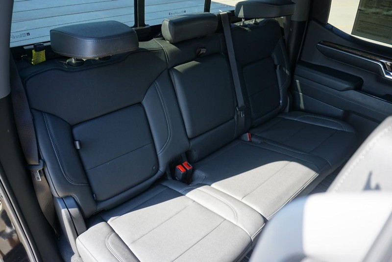 GMC Sierra 1500 Vehicle Full-screen Gallery Image 32