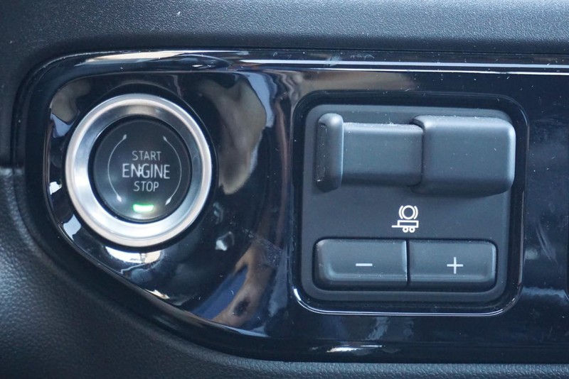 GMC Sierra 1500 Vehicle Full-screen Gallery Image 48
