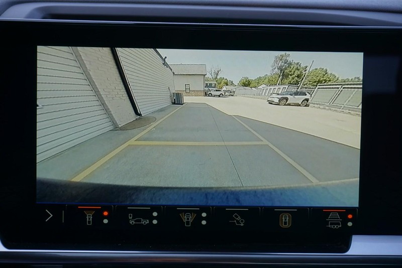 GMC Sierra 1500 Vehicle Full-screen Gallery Image 57