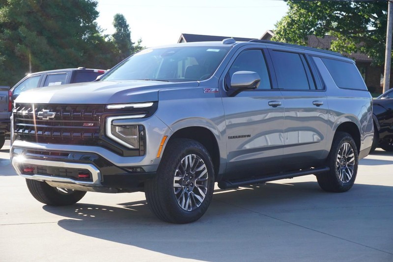 Chevrolet Suburban Vehicle Full-screen Gallery Image 07