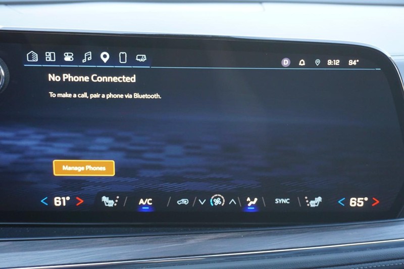 Chevrolet Suburban Vehicle Full-screen Gallery Image 55