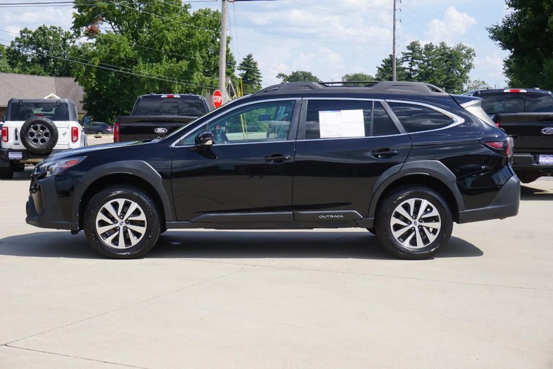 Subaru Outback Vehicle Full-screen Gallery Image 06