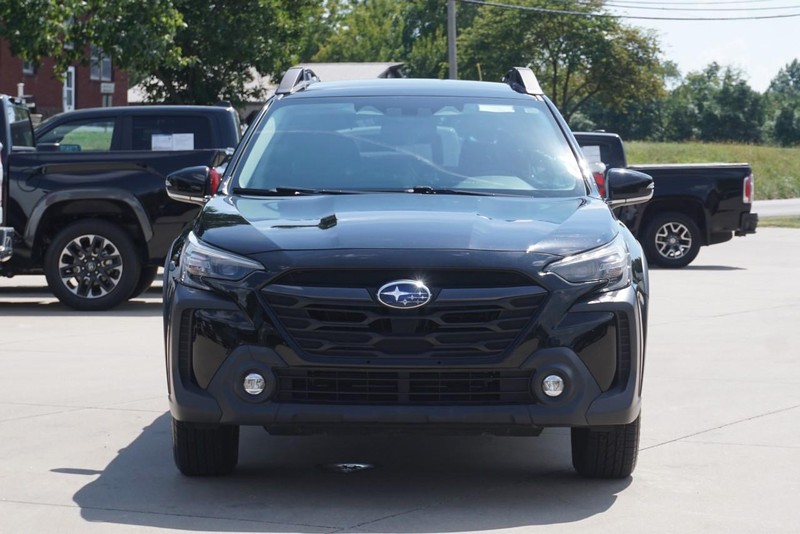 Subaru Outback Vehicle Full-screen Gallery Image 08