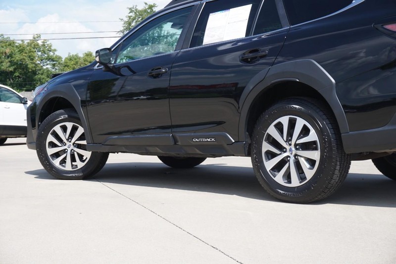 Subaru Outback Vehicle Full-screen Gallery Image 13
