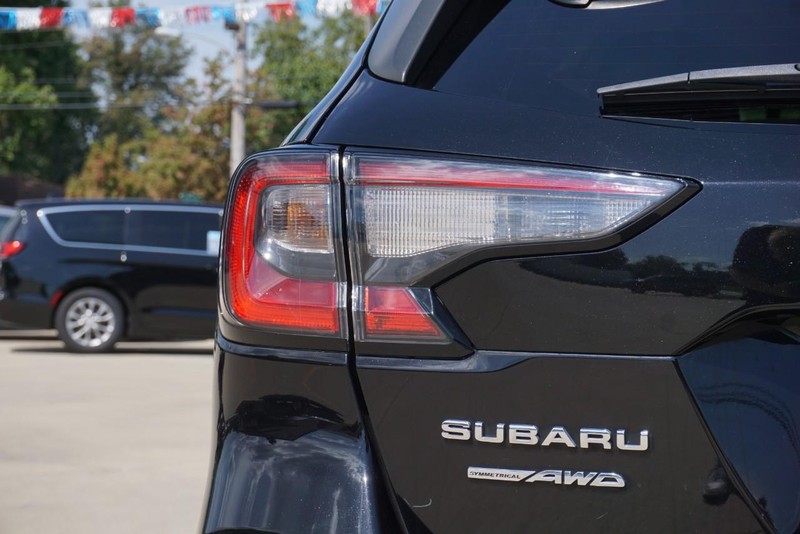 Subaru Outback Vehicle Full-screen Gallery Image 16
