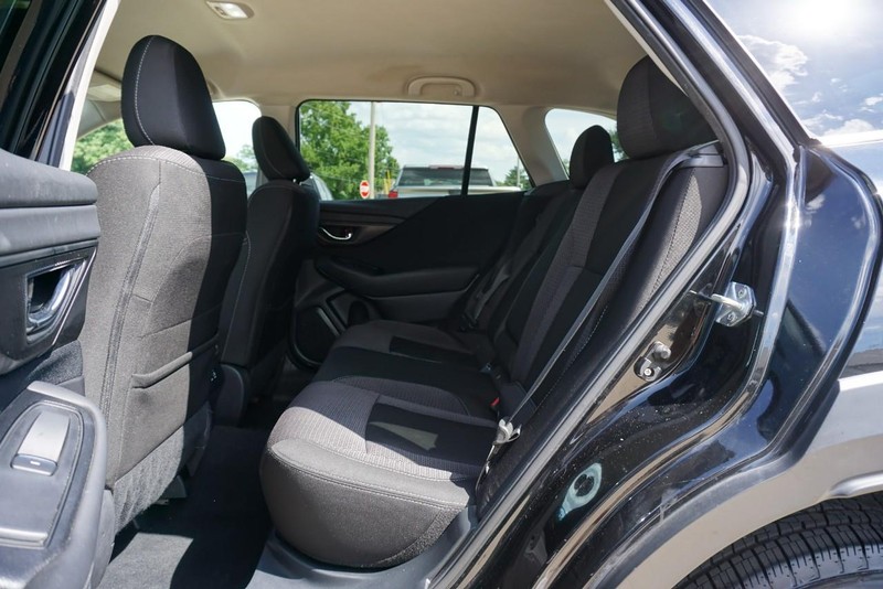Subaru Outback Vehicle Full-screen Gallery Image 23