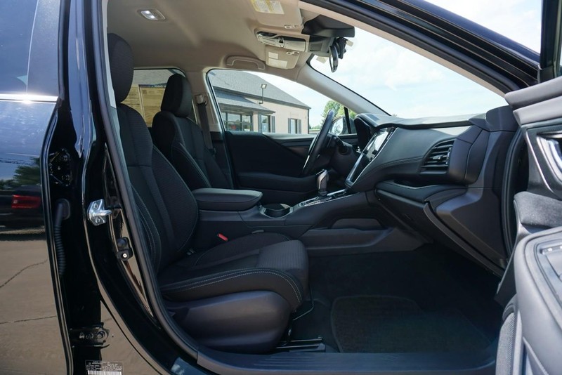 Subaru Outback Vehicle Full-screen Gallery Image 27