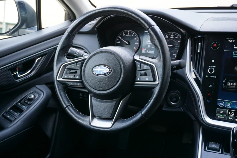 Subaru Outback Vehicle Full-screen Gallery Image 30