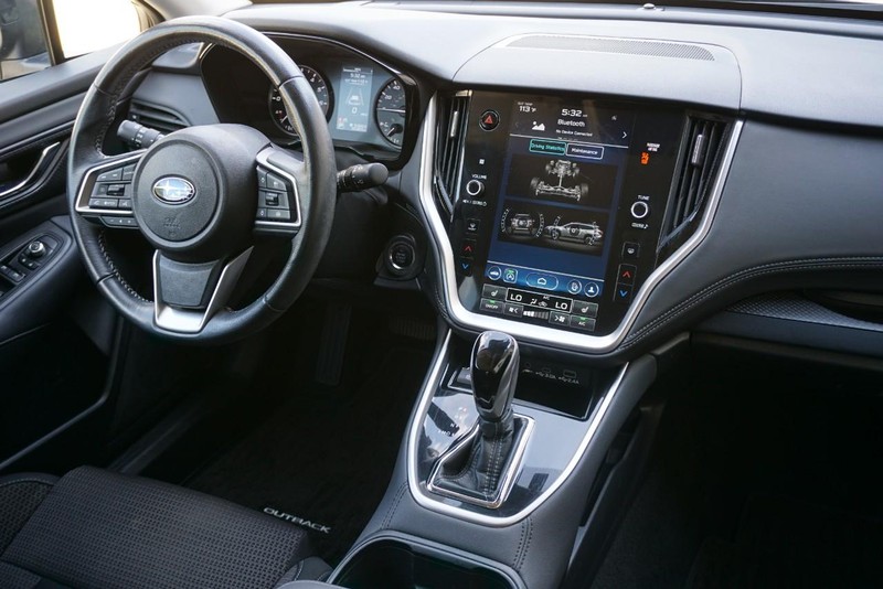 Subaru Outback Vehicle Full-screen Gallery Image 32