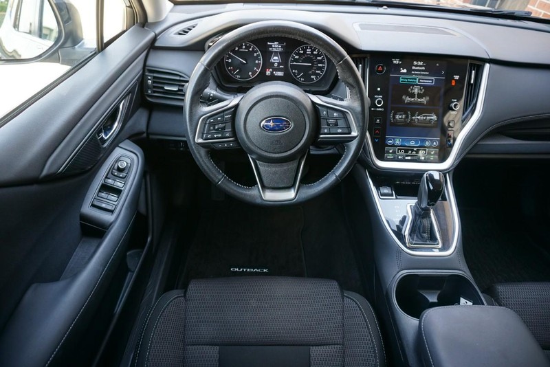Subaru Outback Vehicle Full-screen Gallery Image 33