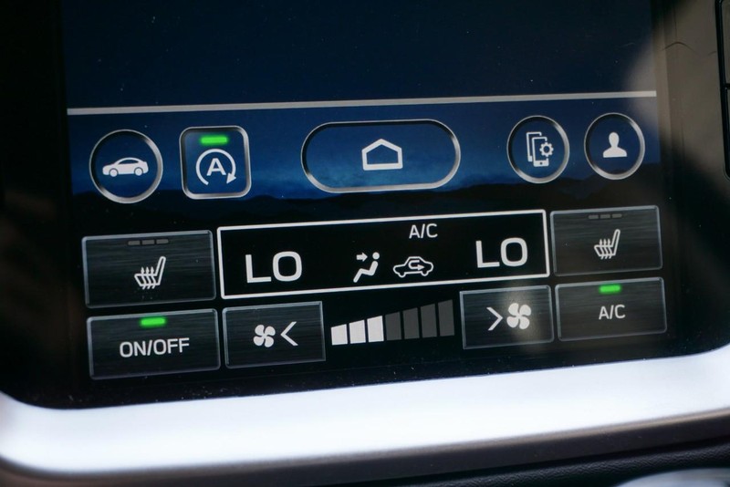 Subaru Outback Vehicle Full-screen Gallery Image 40