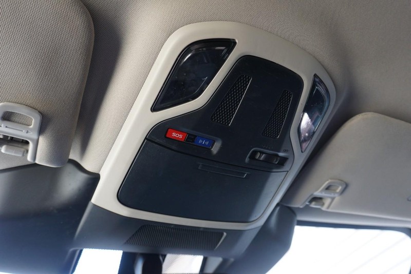 Subaru Outback Vehicle Full-screen Gallery Image 50