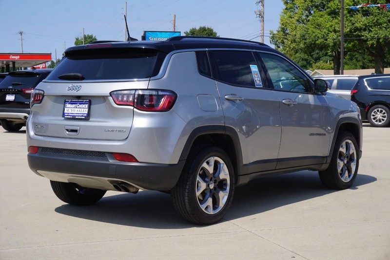 Jeep Compass Vehicle Full-screen Gallery Image 03