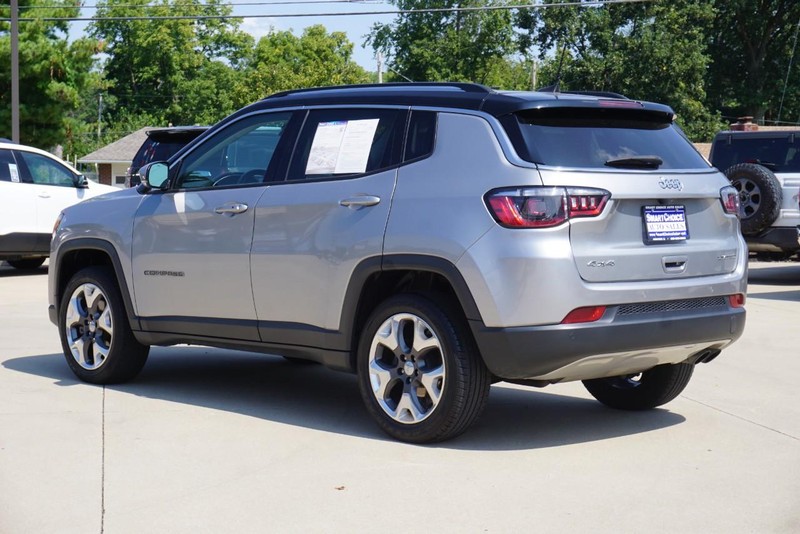 Jeep Compass Vehicle Full-screen Gallery Image 05