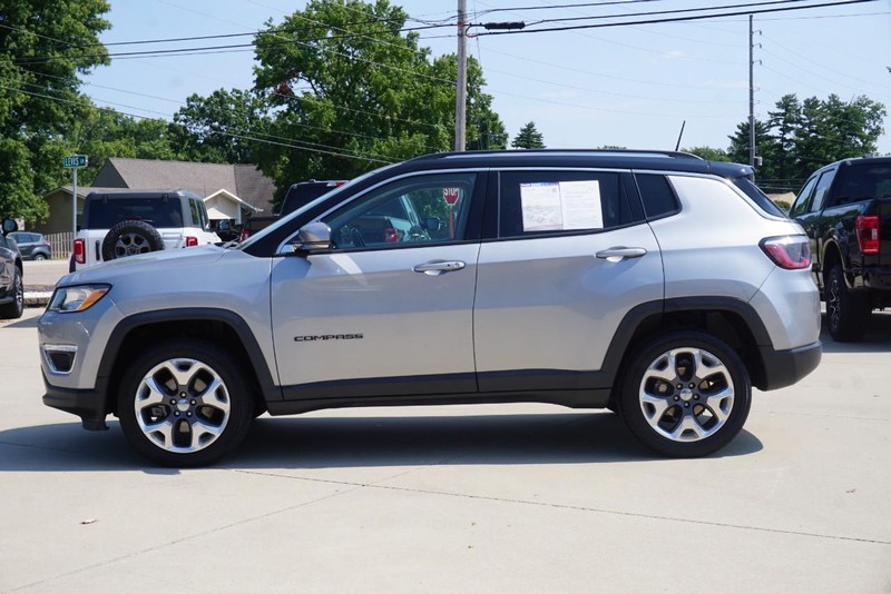 Jeep Compass Vehicle Full-screen Gallery Image 06