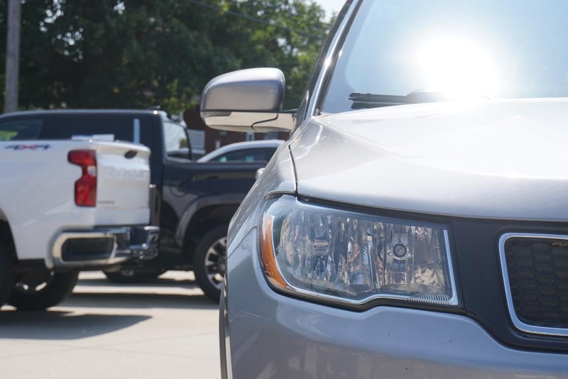 Jeep Compass Vehicle Full-screen Gallery Image 09