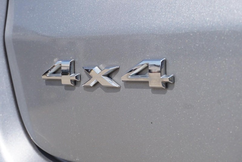 Jeep Compass Vehicle Full-screen Gallery Image 18