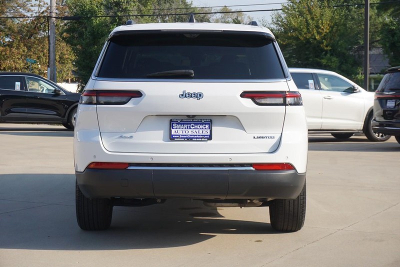 Jeep Grand Cherokee L Vehicle Full-screen Gallery Image 04