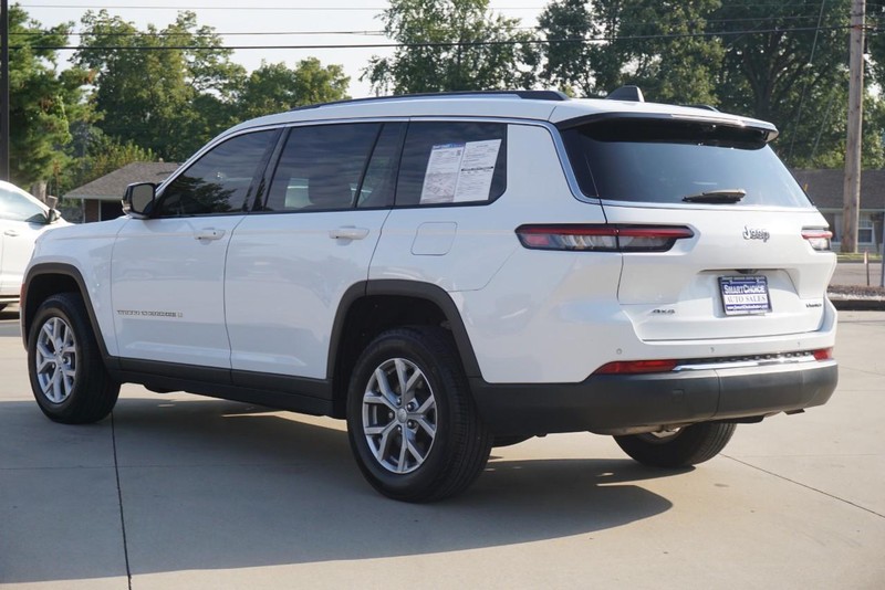 Jeep Grand Cherokee L Vehicle Full-screen Gallery Image 05