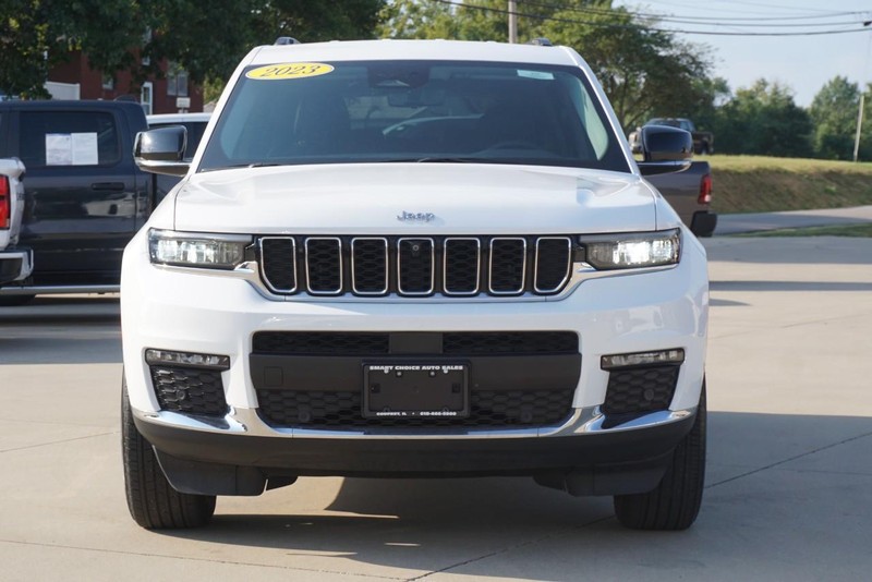 Jeep Grand Cherokee L Vehicle Full-screen Gallery Image 08