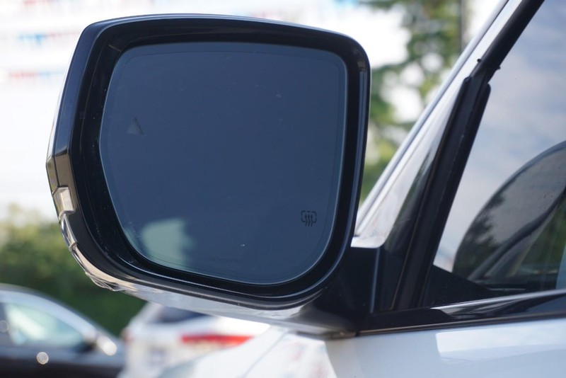 Jeep Grand Cherokee L Vehicle Full-screen Gallery Image 16