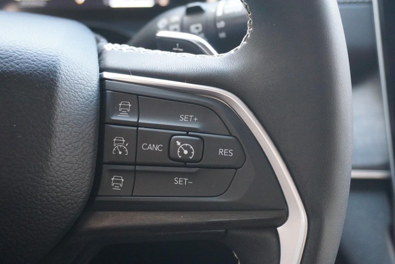 Jeep Grand Cherokee L Vehicle Full-screen Gallery Image 42