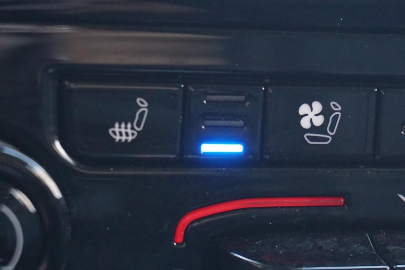 Jeep Grand Cherokee L Vehicle Full-screen Gallery Image 49