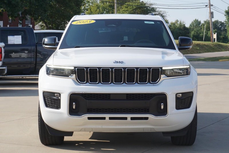 Jeep Grand Cherokee Vehicle Full-screen Gallery Image 08