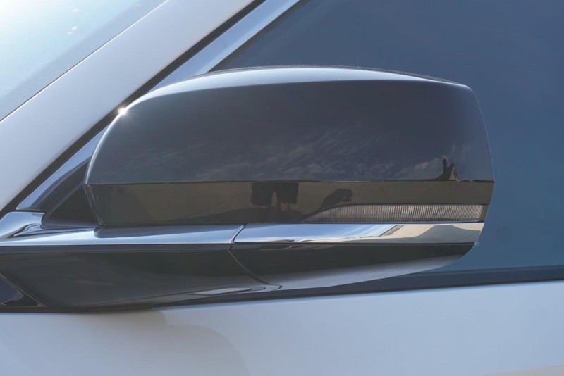 Jeep Grand Cherokee Vehicle Full-screen Gallery Image 12