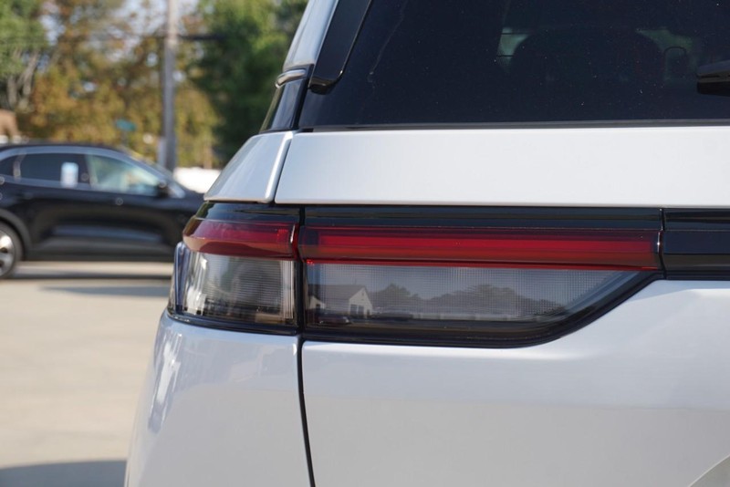 Jeep Grand Cherokee Vehicle Full-screen Gallery Image 17