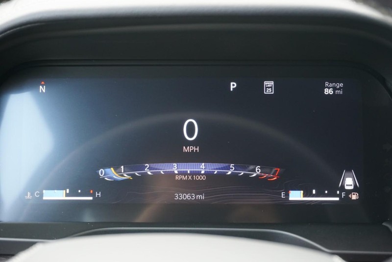 Jeep Grand Cherokee Vehicle Full-screen Gallery Image 42