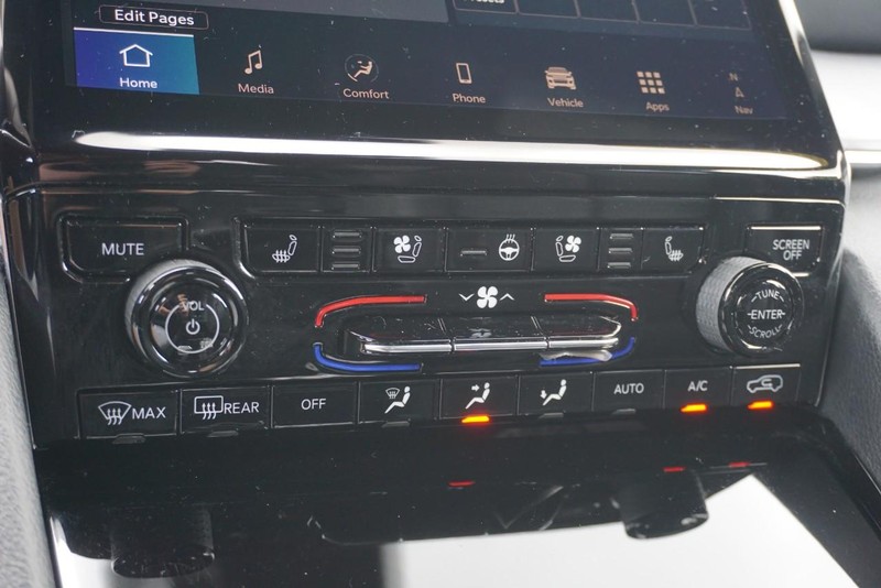 Jeep Grand Cherokee Vehicle Full-screen Gallery Image 46