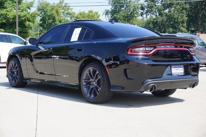 Dodge Charger Vehicle Full-screen Gallery Image 05