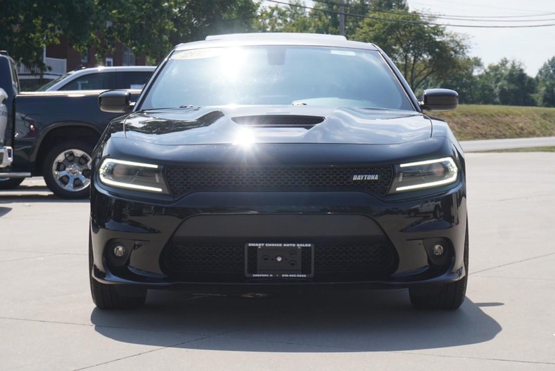 Dodge Charger Vehicle Full-screen Gallery Image 08