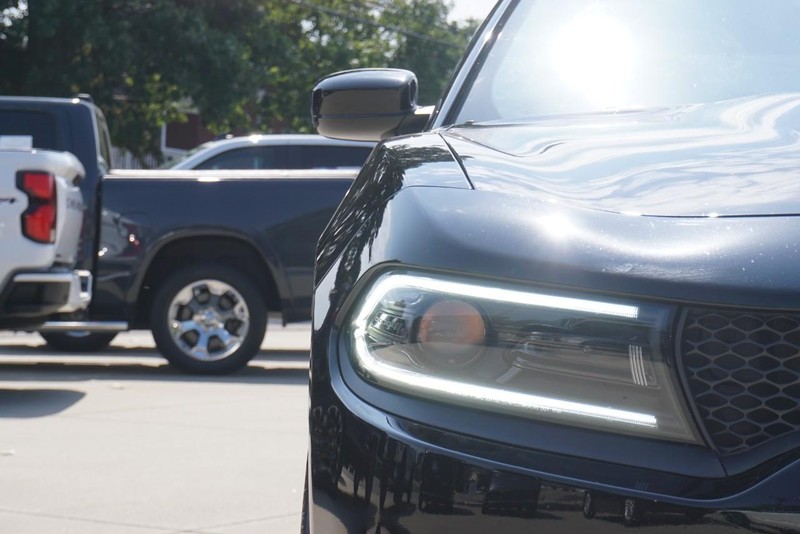 Dodge Charger Vehicle Full-screen Gallery Image 09