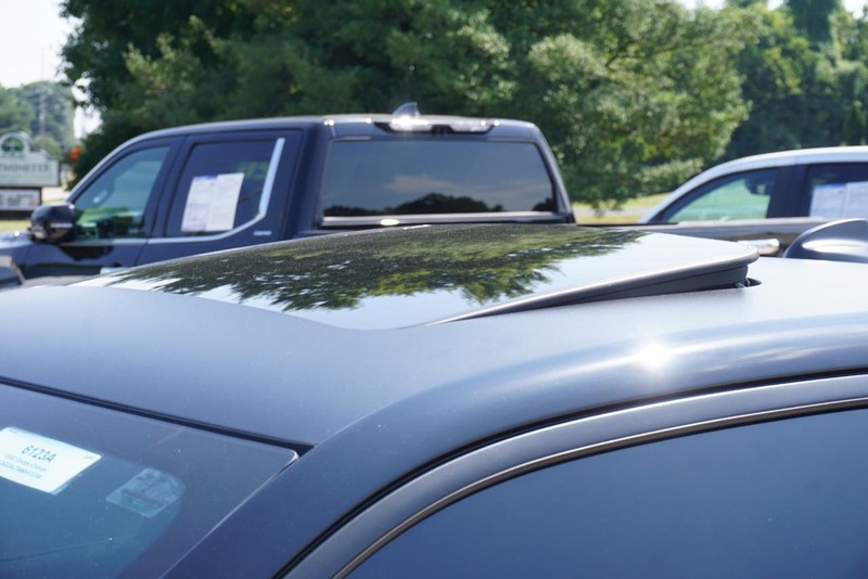 Dodge Charger Vehicle Full-screen Gallery Image 13