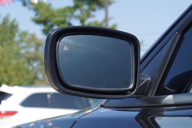 Dodge Charger Vehicle Full-screen Gallery Image 17